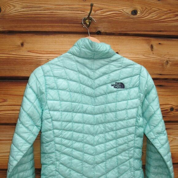 The North Face Thermoball Puffer Jacket - Picture 9 of 10